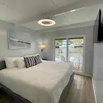 Unique Houseboat Modern And New